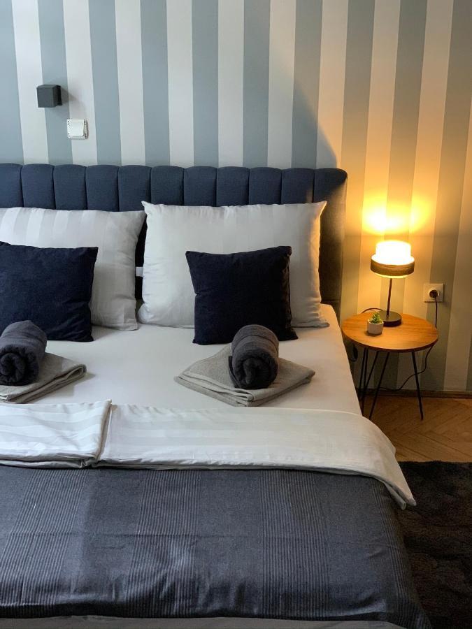 Hostel Sova Novi Sad Ngoại thất bức ảnh